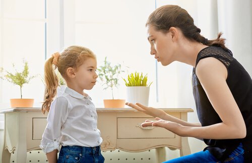 7 belangrijke tips om je kind discipline bij te brengen zoals naar ze te luisteren