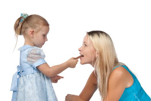 Waarom we kinderen nooit moeten dwingen te eten en we zelf het goede voorbeeld moeten geven door te eten wat zij ook moeten eten