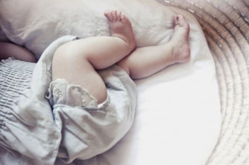 Baby in de wieg