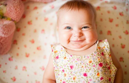 De lach van je baby: een grote stap in de emotionele ontwikkeling