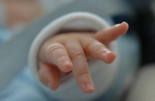 Hand van een baby