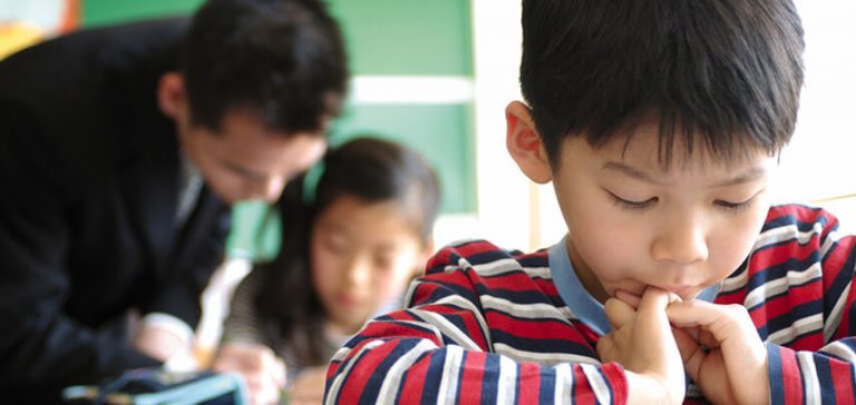 Japanse opvoedtechnieken, kindjes op school