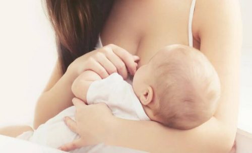 Redenen om je baby borstvoeding te geven