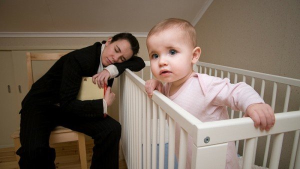Wat je kunt doen om je baby te helpen de nacht door te slapen