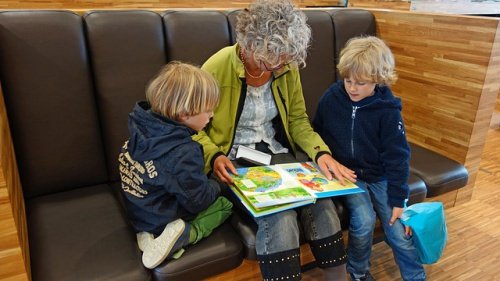 Tijd met grootouders is belangrijk bij het leren van normen en waarden