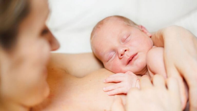 Verbinding maken met je baby door middel van lichamelijk contact