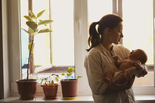 Een huilende baby heeft aandacht nodig