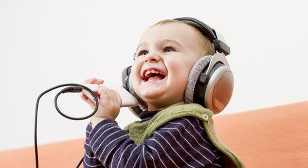 Muziek om de baby te laten lachen