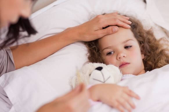 De angst veroorzaakt door de eerste hoge koorts bij je kind is onvermijdelijk