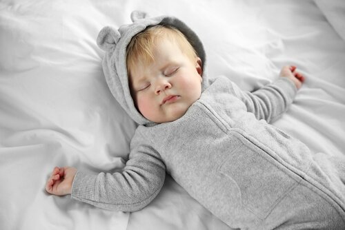 Baby die slaapt
