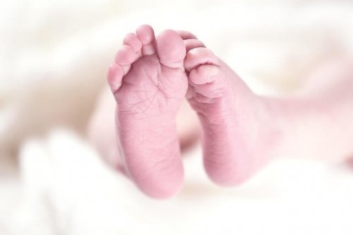 De slaapbehoeften van je baby: voetjes