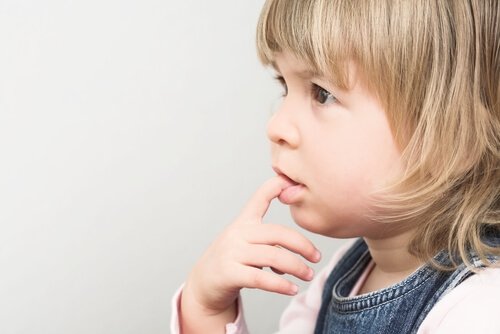Nagelbijten – waarom bijten kinderen op hun nagels?