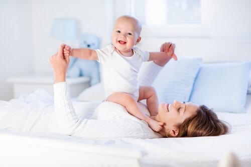 8 oefeningen om de spieren van je baby sterk te maken