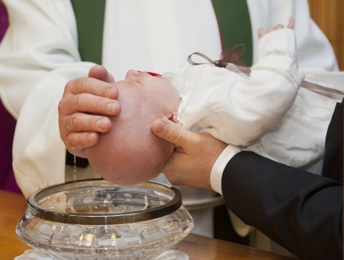 Hoe kun je de doop van je baby op de beste manier organiseren?