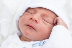5 redenen waarom je baby niet goed slaapt