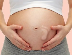 Hoe vaak zou je je baby moeten voelen tijdens de zwangerschap?
