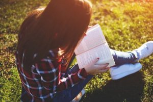 Leesplezier met deze 8 beste boeken voor tieners