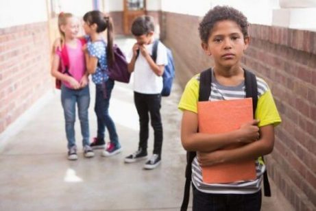 Jongen met slechte academische prestaties