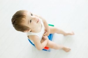 Hoe kan je de aarsmade bij kinderen behandelen en vermijden?