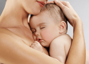 Is het nodig om mijn baby wakker te maken om hem te voeden?