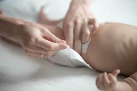 De juiste manier van luiers omdoen tegen luieruitslag bij baby's