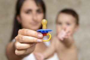 Gevolgen van overmatig gebruik van een fopspeen