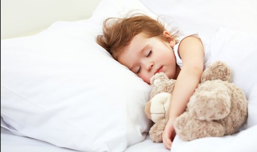 Hoeveel uren slaap heeft je kind nodig op iedere leeftijd?