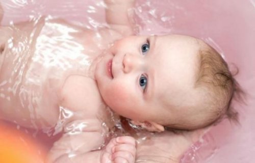 De ideale temperatuur van je baby's badje