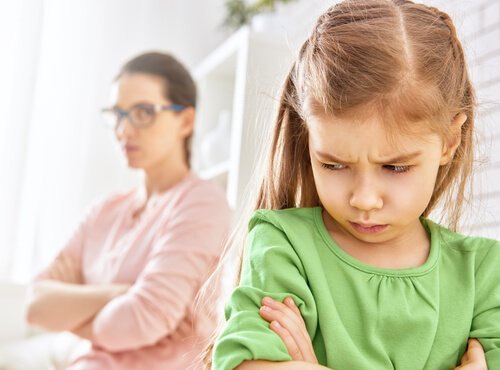 Moeilijke kinderen: kwaad meisje