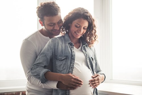 Omstandigheden waardoor de schoppen van je baby pijnlijker zijn