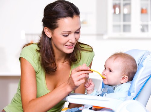 Goede voeding tijdens het eerste jaar van het leven van een baby
