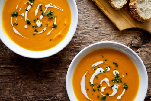 Oranje kleurige puree