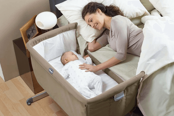Een ledikant voor je baby naast jouw bed