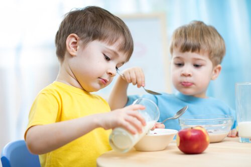Tussendoortjes voor kinderen: wat geef je het best na school?