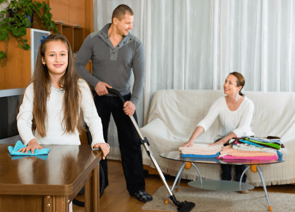Voordelen van het helpen in het huishouden