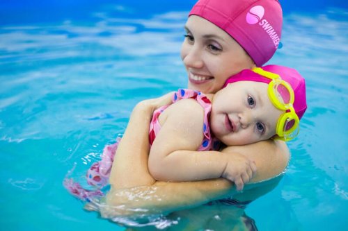 Watergewenning voor je baby: moeder en dochter