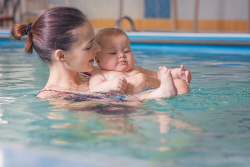 Watergewenning voor je baby: wat zijn de voordelen?