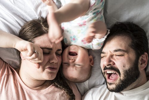 Hoeveel uur slaap verliezen ouders zodra er een baby is