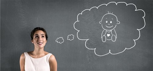 Vrouw denkt aan baby