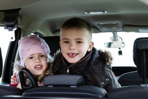 Woordspelletjes om op reis met kinderen te spelen