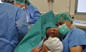 7 voordelen van iemand bij de bevalling aanwezig hebben