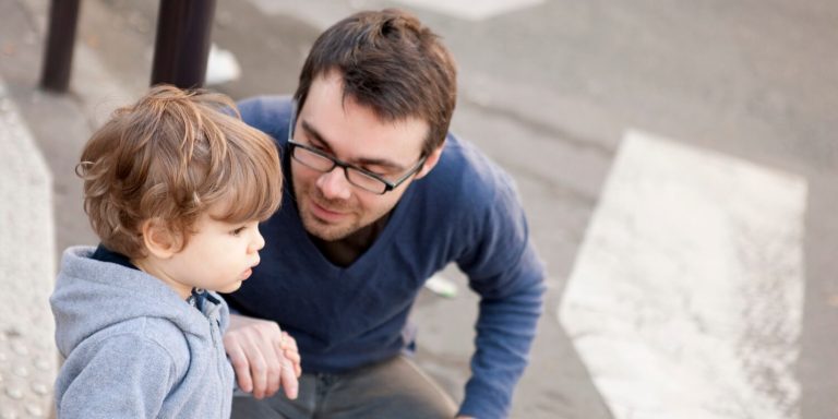 Kies je woorden zorgvuldig als je over vreemden praat