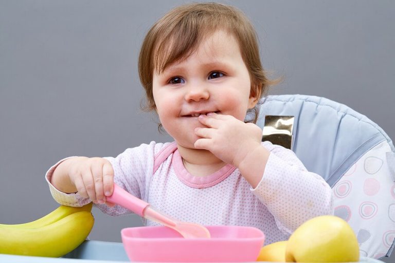 5 tips om je kinderen te leren zelfstandig te eten