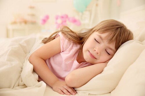 Een van de grote voordelen van dutjes voor kinderen is dat het goed is voor het geestelijk welzijn van het kind