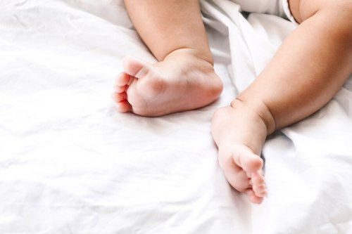 Wat is de neonatale hielprik en waarvoor dient het?