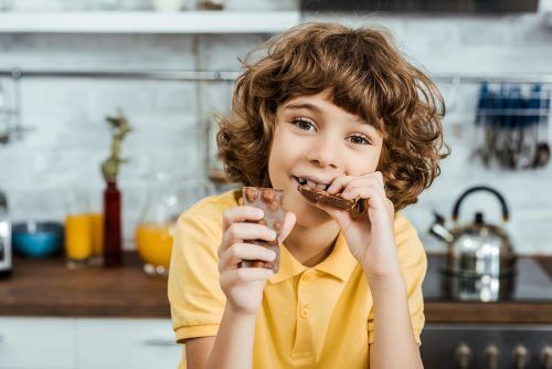 15 voedingsmiddelen die gunstig zijn voor je intellectuele prestaties zoals chocolade