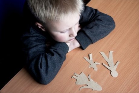 Hoe een echtscheiding kinderen beïnvloedt op basis van hun leeftijd