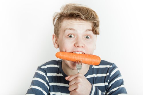 Voedingsmiddelen om het immuunsysteem van je kind te helpen verbeteren waaronder wortelen