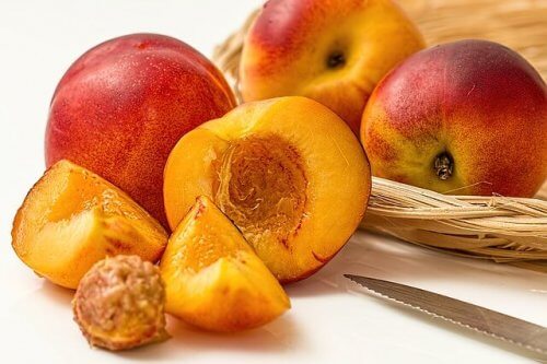Vers fruit eten tijdens borstvoeding is belangrijk