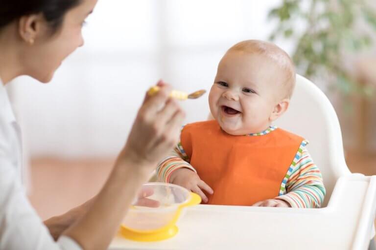 8 heerlijke fruithapjes voor je baby van 6 maanden